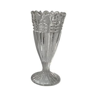 Antique EAPG Bryce “Paris” vase with vertical panels‎ and zipper cross 6.5”.